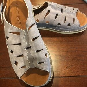 Pair of Gentle Soles sandals. Med. gray size 7 1/2 Never worn.